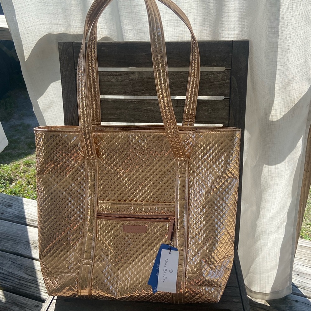 Vera Bradley- Tote NWT!